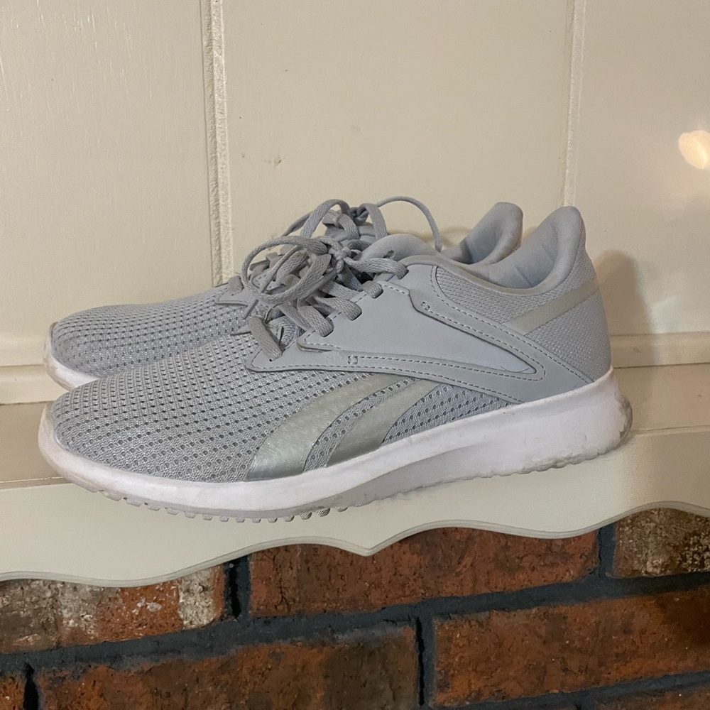 Womens shoes 7.5 REEBOK
